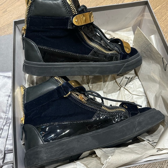 (SOLD)Giuseppe Zanotti design shoes size 38 - Picture 5 of 9